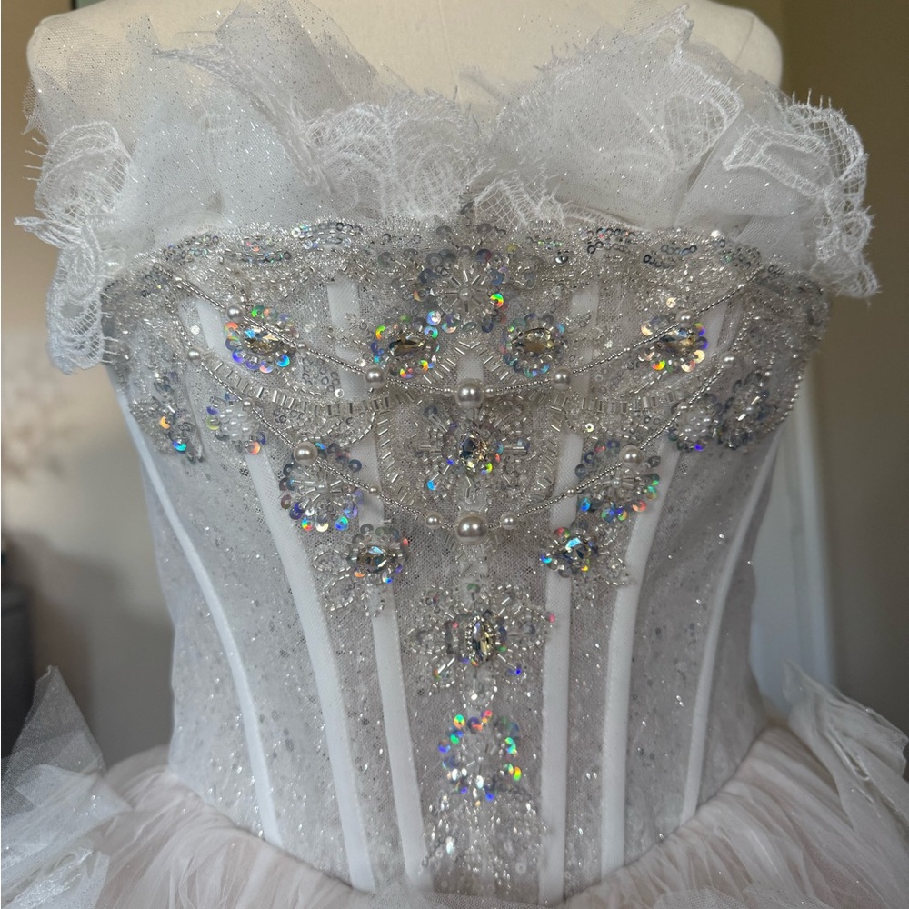 Wedding Dress - Picture 3 of 8